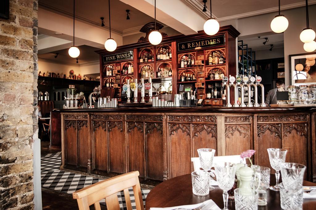 The Queen's Head 3* Kingston upon Thames (Greater London)